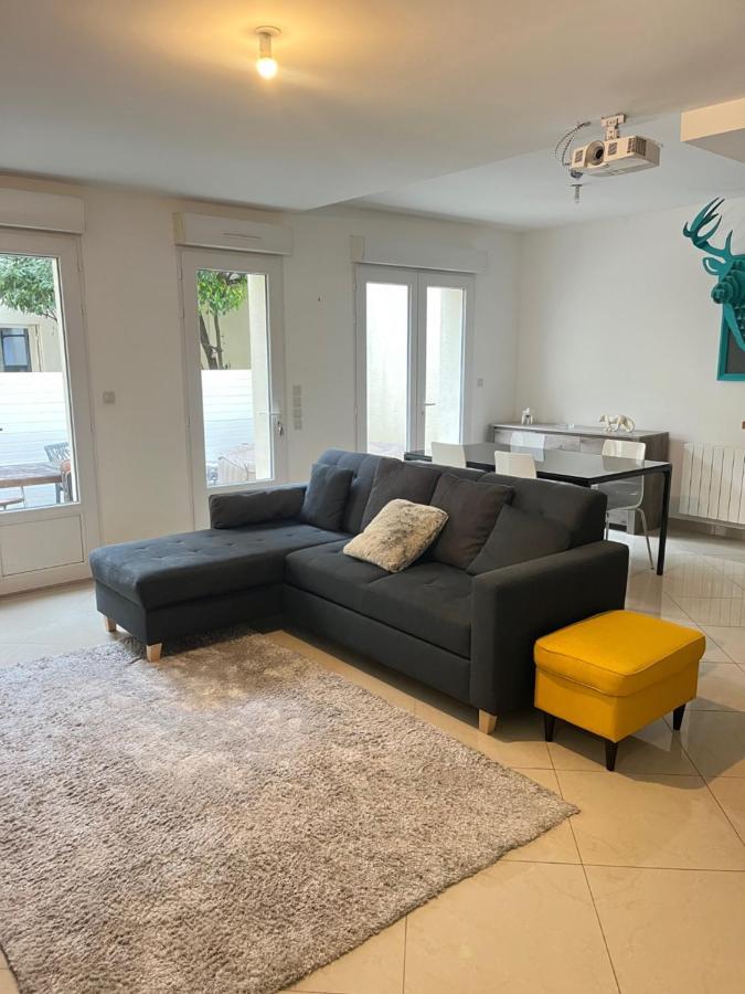 Ecu : Superbe Appartement Avec Exterieur Reims Exterior foto