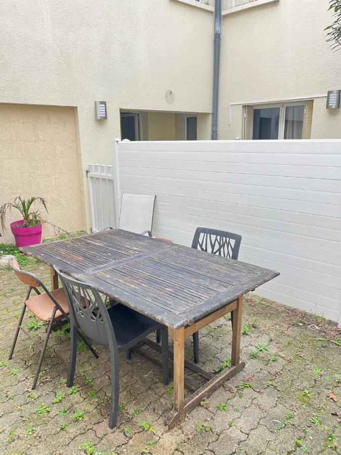 Ecu : Superbe Appartement Avec Exterieur Reims Exterior foto