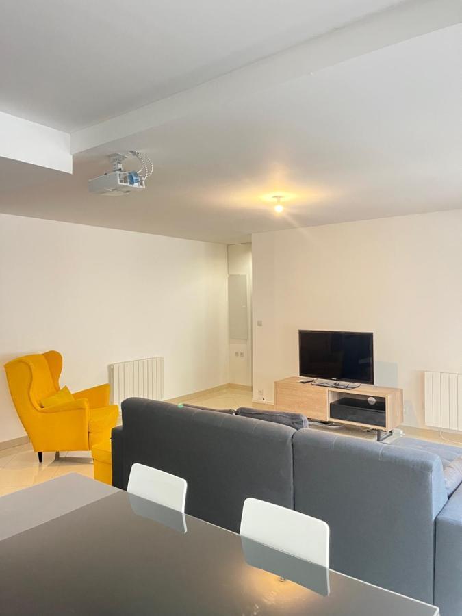 Ecu : Superbe Appartement Avec Exterieur Reims Exterior foto